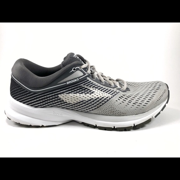 brooks launch size 11